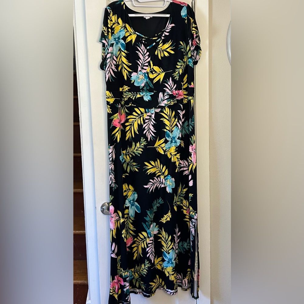 Tropical floral knit maxi dress for spring and summer.